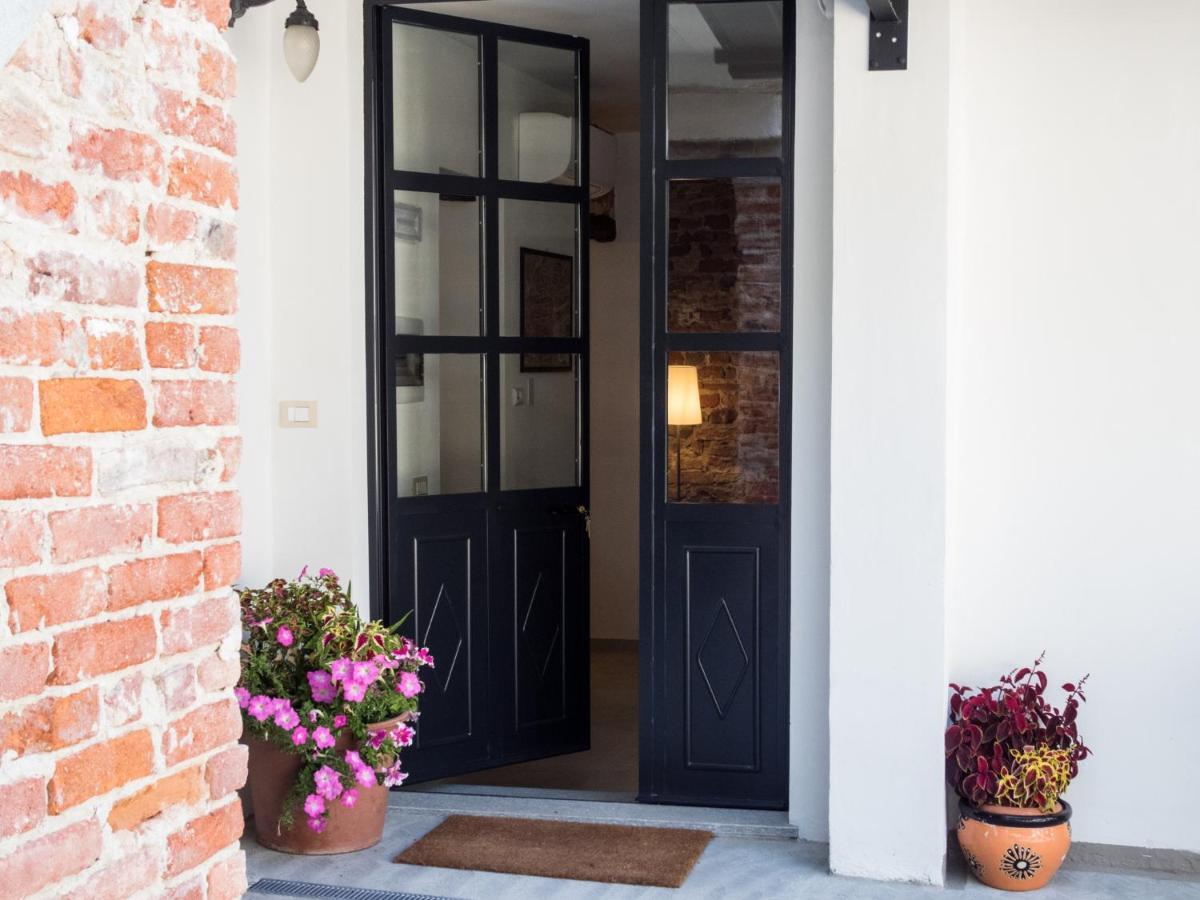 La Tintoria Suites Asti Exteriör bild